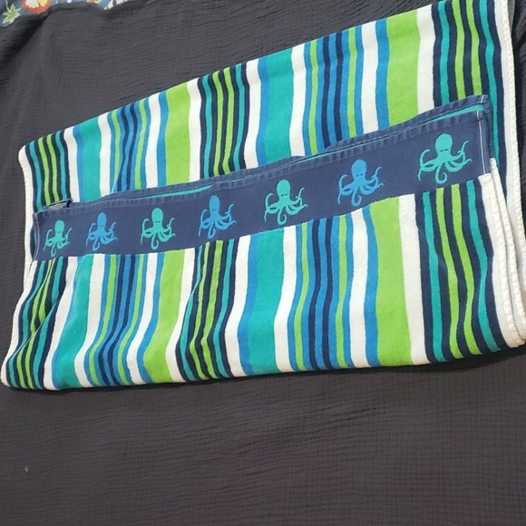 3/$25 Large cotton beach towel - Picture 2 of 2